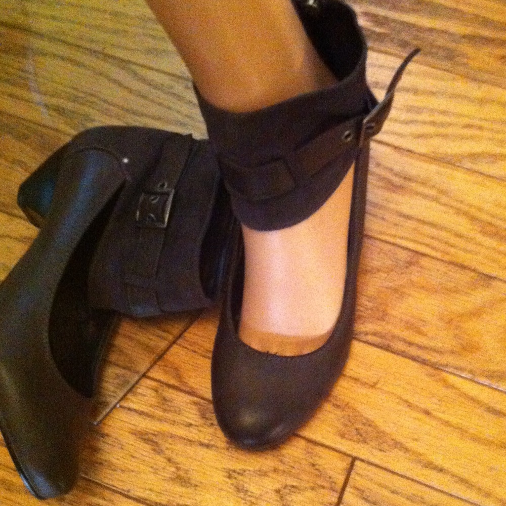 Cute nwot limelight cuff flats